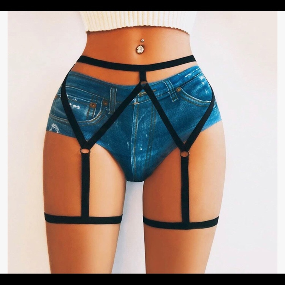 Women’s leg harness